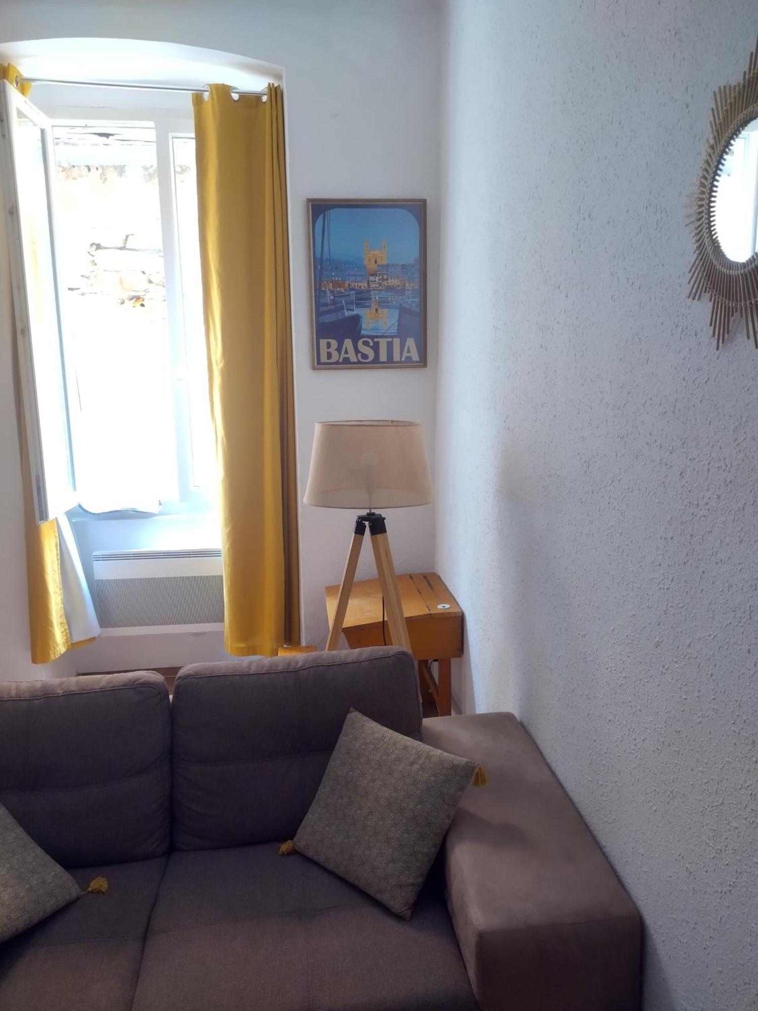 Appartement Meuble En Plein Centre De Bastia บาสเตีย ภายนอก รูปภาพ